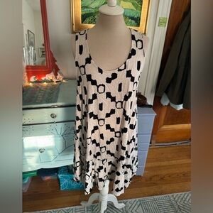 Black and White Sleeveless Dress